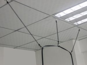 Крепление кабеля VR очков к потолку MIDWEC
